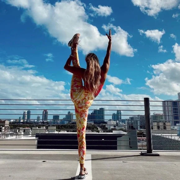 NEW Carbon38 Printed High Rise 7/8 Legging In Multi Tie Dye - Picture 11 of 11